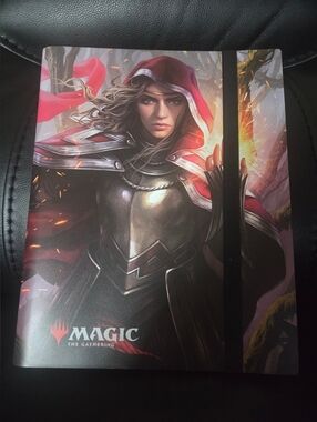 Ultra Pro Card Binder Rowan Kenrith from Magic The Gathering Throne of Eldraine